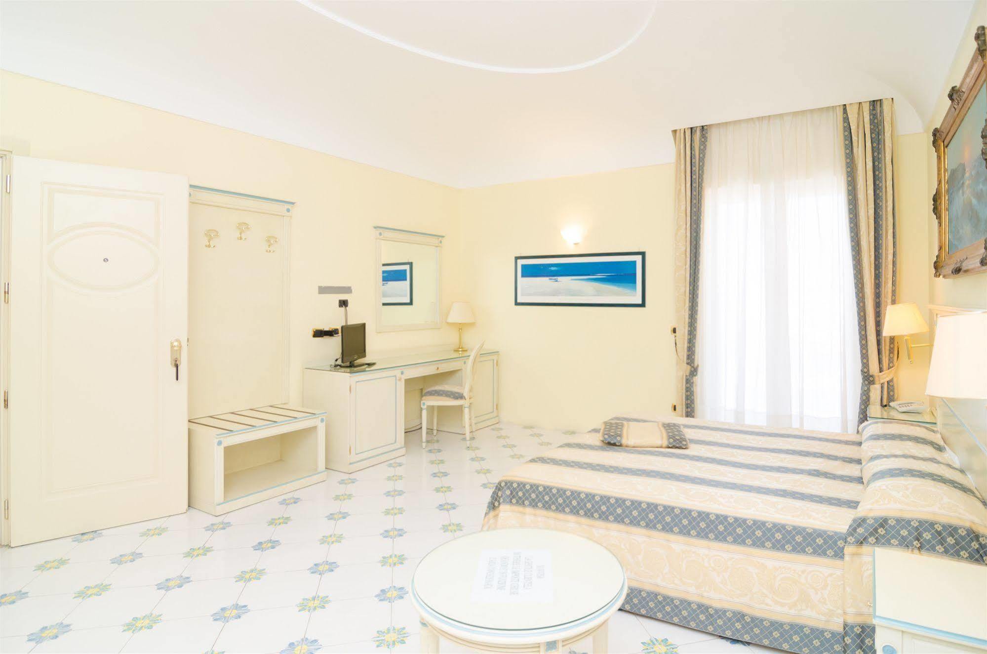 Hotel Flora Wellness & Beauty Isquia Exterior foto