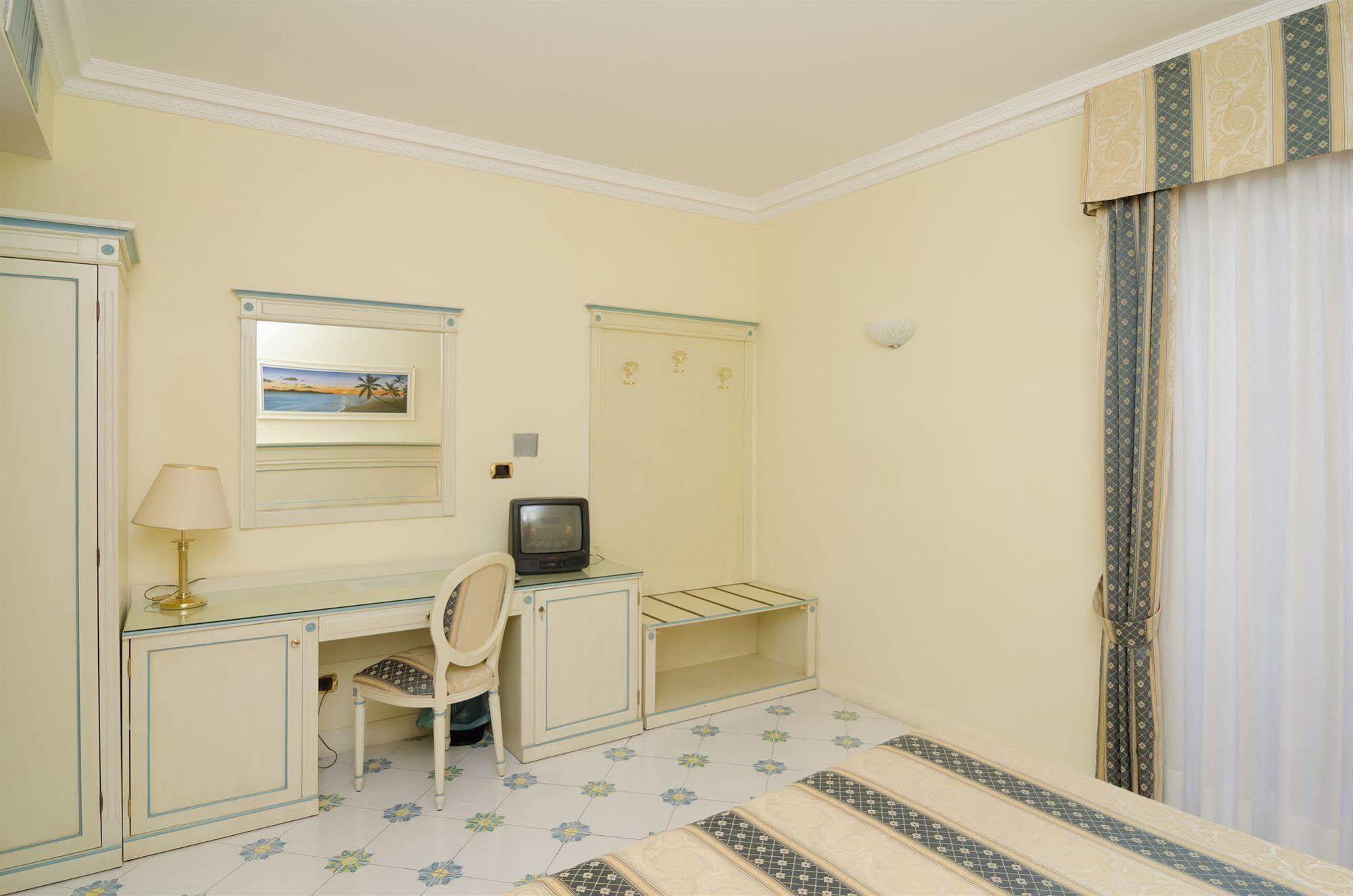 Hotel Flora Wellness & Beauty Isquia Exterior foto